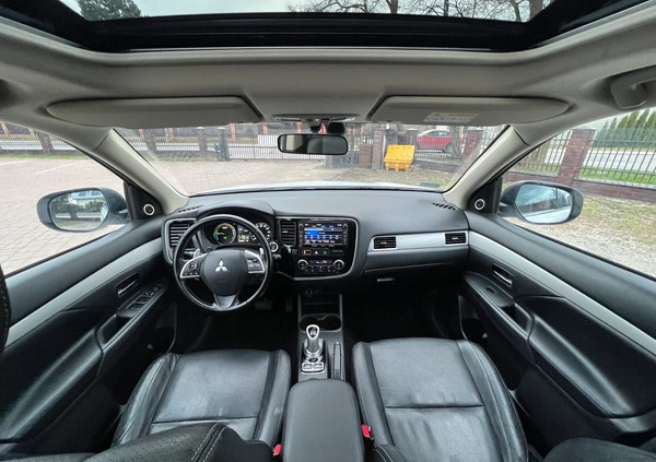 Mitsubishi Outlander cena 46500 przebieg: 292800, rok produkcji 2013 z Alwernia małe 79